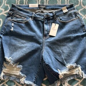 Judy Blue stretch 2Xl short NWT
